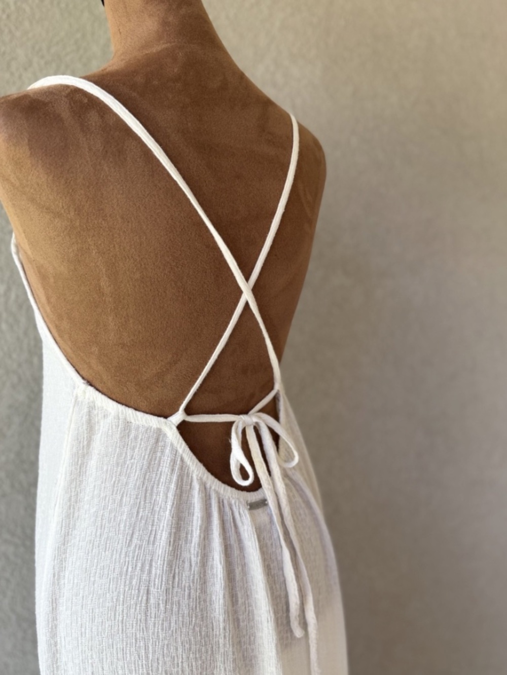 Cotton Billabong White Flowy Maxi Dress Boho Coastal Size Medium Bow-Tie Ruffle - Picture 2 of 6